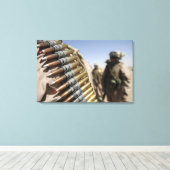 五十口径の弾薬のベルト キャンバスプリント (インサイチュ (ウッドフロア))