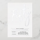 五十 |シルバーモダン50thバースデーパーティー 箔招待状<br><div class="desc">50祝歳の誕生日パーティースタイリッシュフォイルの招待で特別な日。このデザインは、クリーンなレイアウトとシックなシルバーフォイル文字"Fifty"を備えている。ホイル実在ススタンプ色(金ゴールド、シルバー、バラ金ゴールド)を選択できる。私のショップBaraBomDesignでは、より多くのデザインやパーティーの供給が利用可能である。</div>