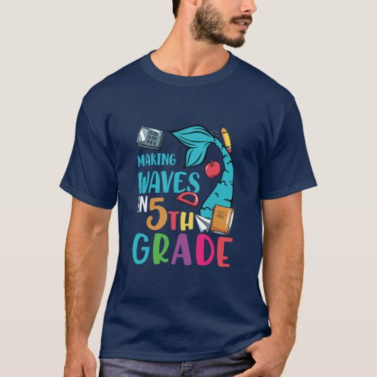 五年生先生が波打つ5年生 Tシャツ (正面)