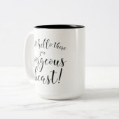 井戸こんにちはそこに豪華な獣! タイポグラフィ ツートーンマグカップ (正面左)