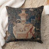 井戸の水仙、中世のタペストリー クッション (ブランケット)