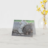 井戸を、悔やみや弔慰、愛らしいwombat動物車すぐに得て下さい カード (黄色い花)