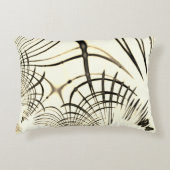 交差したナッツブラウンまたはカーキ曲線のトレースはベージュ アクセントクッション (正面)