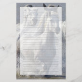 交差するために湿地帯で走っているCamargueの馬 便箋 (正面)