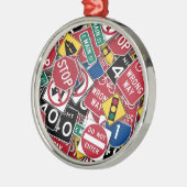 交通標識のデザイン メタルオーナメント (左)