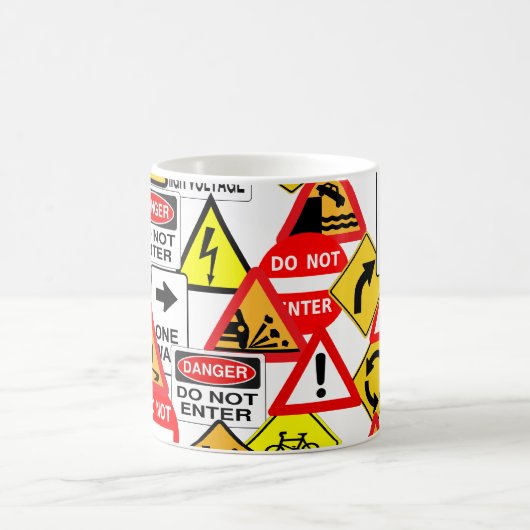 交通標識は襲います-スタイル及び色を選んで下さい コーヒーマグカップ (中央)
