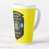 交通警察のおもしろい贈り物 カフェラテマグ (右アングル)