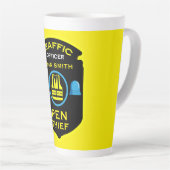 交通警察のおもしろい贈り物 カフェラテマグ (右アングル)