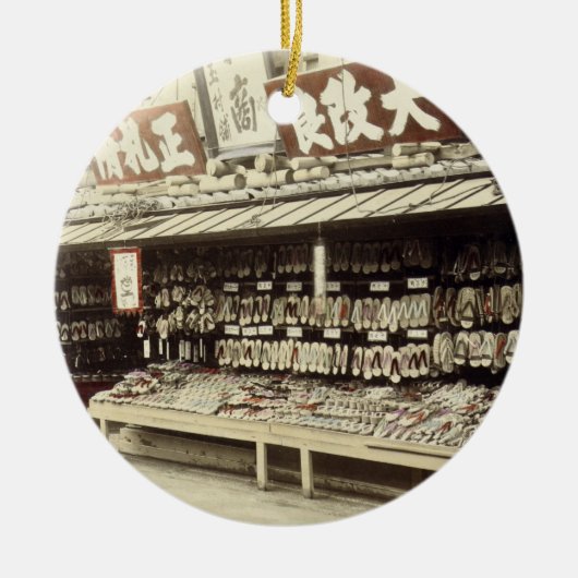 京都、c.1890 (手色の写真)の靴店 セラミックオーナメント (正面)
