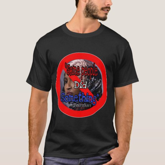 人々が何かをした Tシャツ (正面)