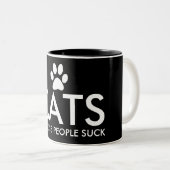 人々が足のプリントのタイポグラフィBlacを吸うので猫 ツートーンマグカップ (正面右)