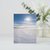 人々の歩くが雪の上、アイスランド ポストカード (スタンド正面)