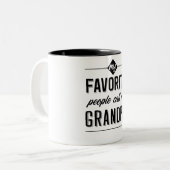 人々はお気に入りの私を祖父と呼ぶ ツートーンマグカップ (正面左)