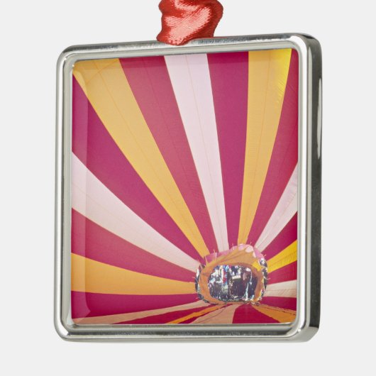 人々は熱い気球に詰めこんでいた、フォート·コリンズ。 メタルオーナメント (左)