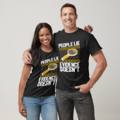 人々は証拠を偽って法医学を行わない Tシャツ (ユニセックス)
