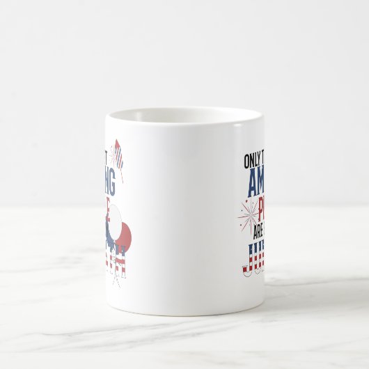 人々は7月4日の誕生日の独立マグで生まれます コーヒーマグカップ (中央)