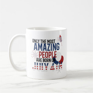 人々は7月4日の誕生日の独立マグで生まれます コーヒーマグカップ