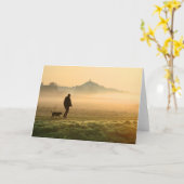 人および犬山の霧 カード (黄色い花)