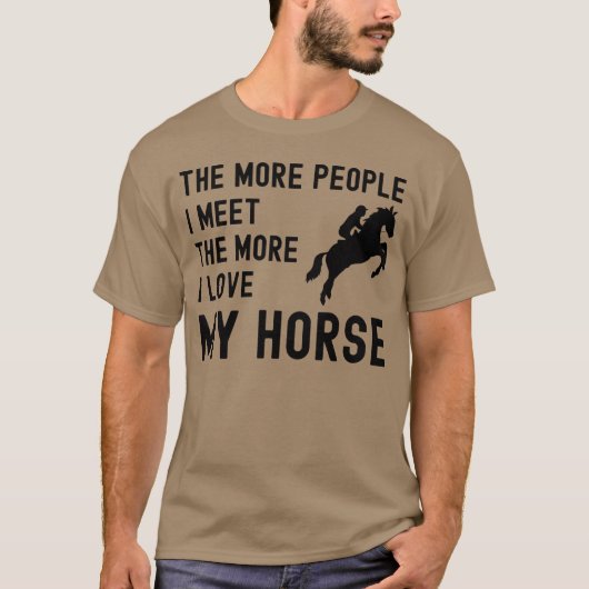 人が多いほど私は私の馬のフライを愛する Tシャツ (正面)