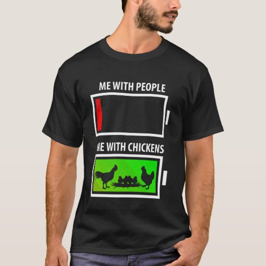 人といる私 vs. 鶏といる私 おもしろい 鶏 愛 tシャツ (正面)