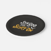 人にブーと怖い声を出す |面白いハロウィーンパーティー ペーパープレート (アングル)