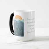 人に合わせた荒野ハイカーの女性 モーフィングマグカップ (正面左)