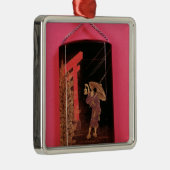 人の保護を描写している4つの場合inro メタルオーナメント (右)