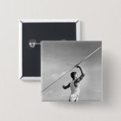 人の投げる投げ槍 缶バッジ (正面&裏面)