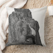 人の石の登山 クッション (ブランケット)