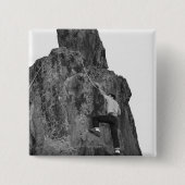 人の石の登山 缶バッジ (正面)