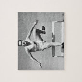 人の飛び越すこと ジグソーパズル (縦)