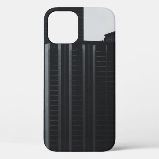 人よ飛んでいるり上の鳥がエッフェルタワー近くを歩く Case-Mate iPhoneケース (裏面)