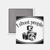 人を撮るレトロ写真家のカメラB&W マグネット (正面/裏面)