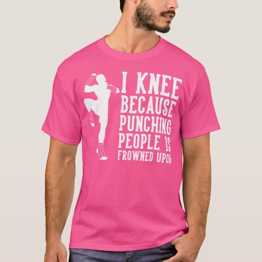 人を殴るのはムアに眉をひそめるからだ Tシャツ (正面)