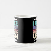 人を殴るのは眉をひそめるからだ コーヒーマグカップ (中央)