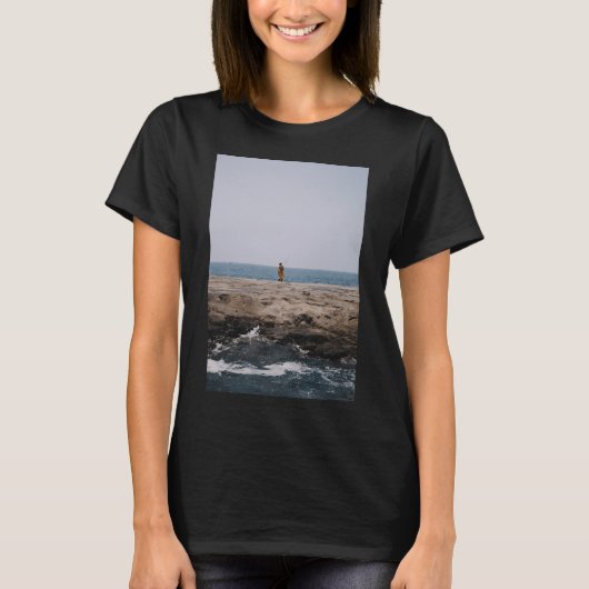 人を絞めたりしないで釣りをする Tシャツ (正面)