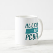 人アレルギーである コーヒーマグカップ (正面右)