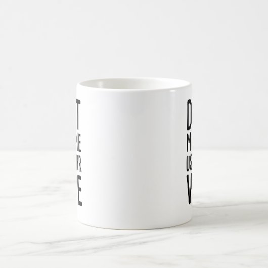 人事システムの音声を使用しなおもしろいい コーヒーマグカップ (中央)