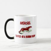 人体で引っ掛かるイタチ モーフィングマグカップ (左)