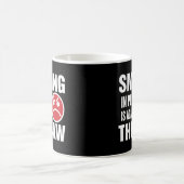 人前で微笑むのは法に反する コーヒーマグカップ (中央)