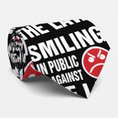 人前で微笑むのは法に反する ネクタイ (ロール)