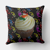 人参ケーキカップケーキ紙吹雪装飾用クッション クッション (裏面)