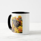 人工のバスケットのヨークシャーテリアPooの子犬 マグカップ (正面左)