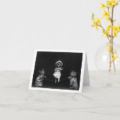 人形を使った猫 カード (黄色い花)