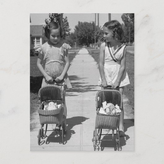 人形を持つ女の子， 1941 ポストカード (正面)