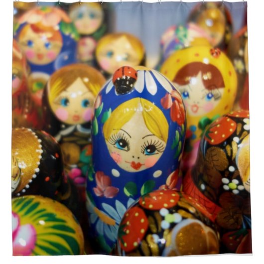 人形ロシアののネスト シャワーカーテン (正面)