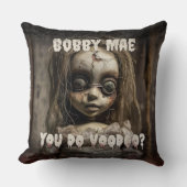 人形80年代幽霊のよく出るホラー映画の悪魔が憑依 クッション (正面)