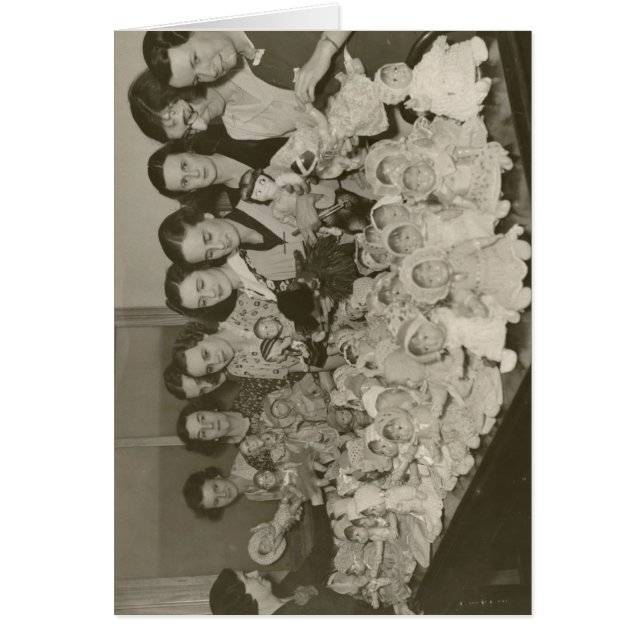 人形、サムのフードによるc.1930sを持つ女性、 (正面)