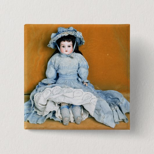 人形 缶バッジ (正面)