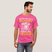 人生がぼやけたらフォーカスを調整 カメラ 写真 Tシャツ (正面フル)